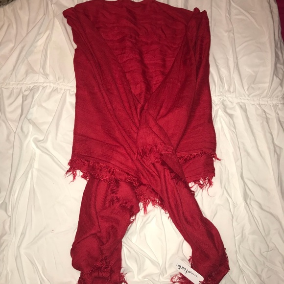 NWT red scarf/wrap - Picture 3 of 4